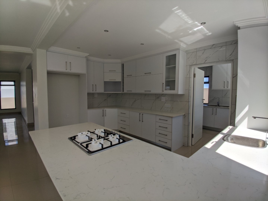 4 Bedroom Property for Sale in Kidds Beach Eastern Cape